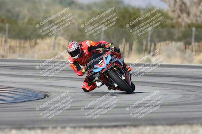 media/Dec-01-2025-Moto Forza (Mon) [[2daa91e15f]]/1-Advanced Group/Session 3 (Turn 3)/